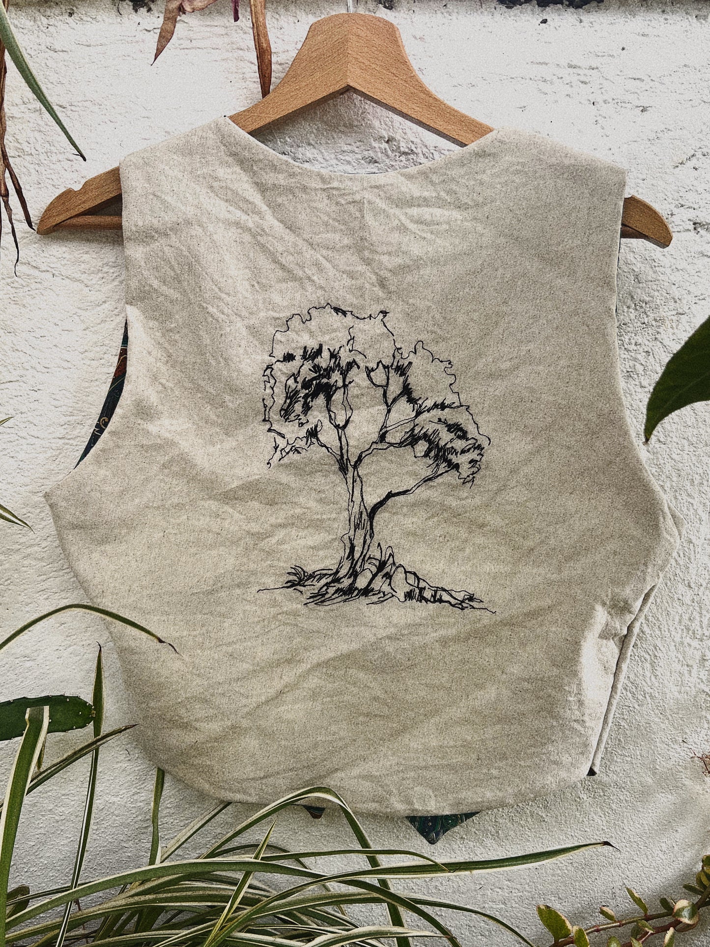 Embroidered linen vest size XS/S