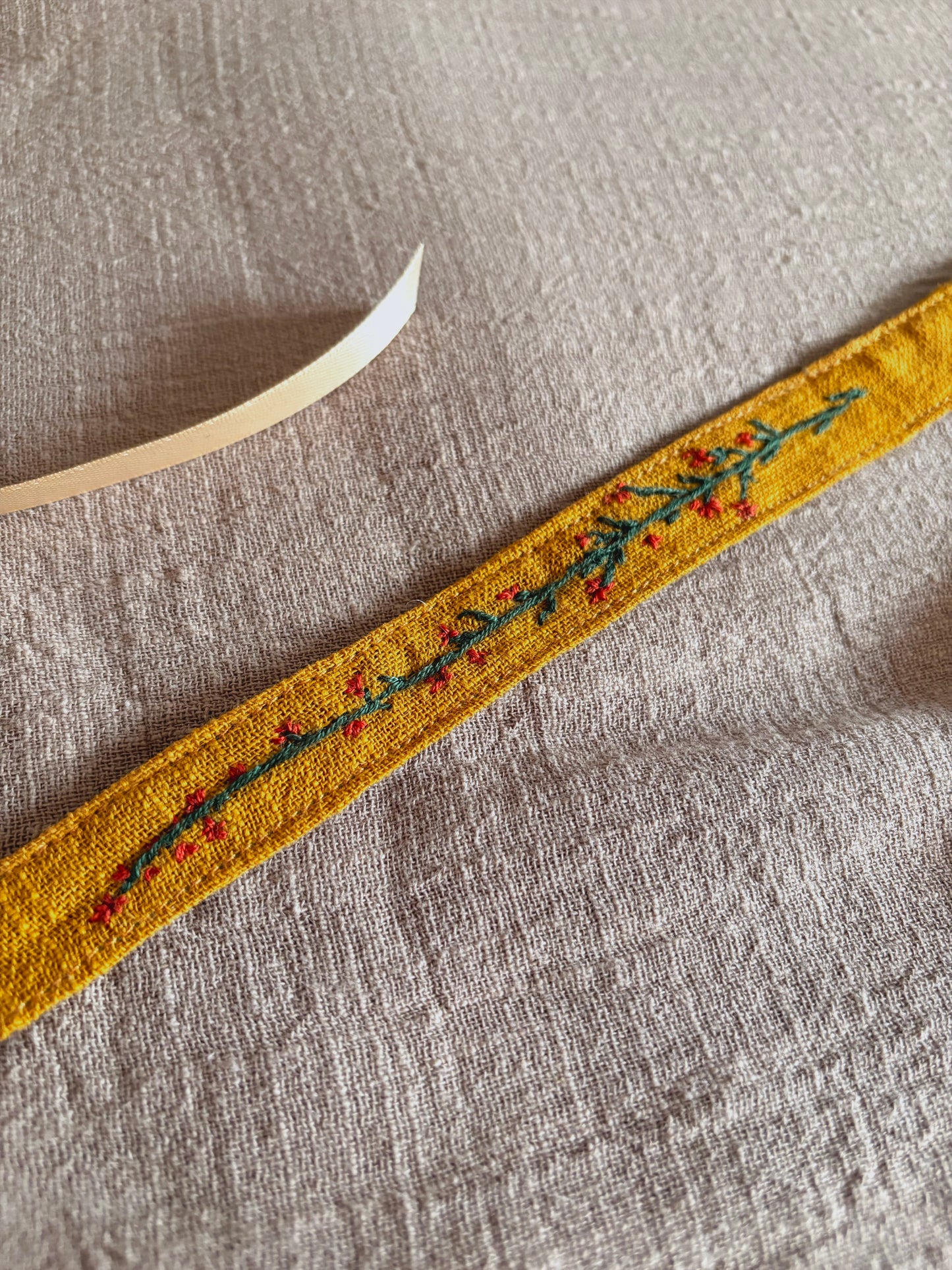 Chocker ✨ hand embroidered linen chocker